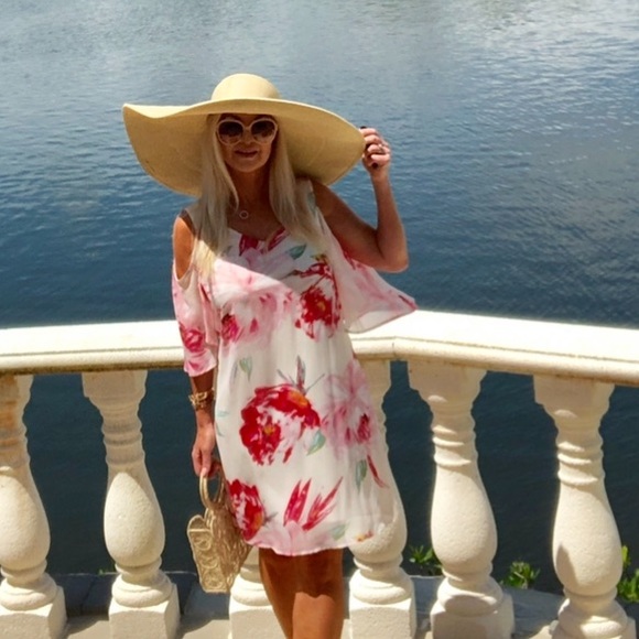 Dresses & Skirts - Stunning Chiffon Summer Dress 🏝☀️